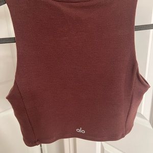 Women’s Alo Crop with mild support